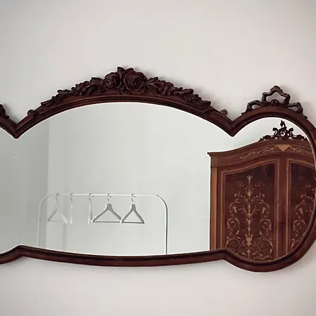 Historical Artist Flat * 카타니아