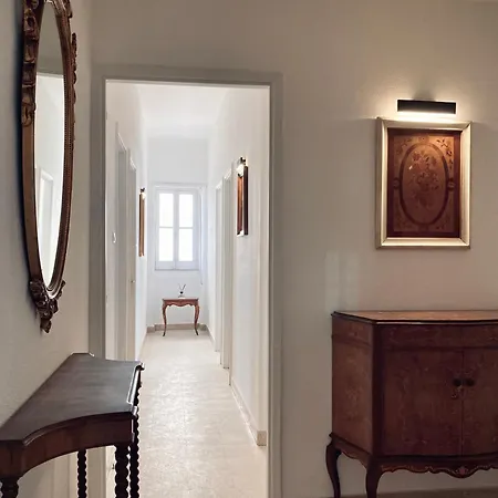 Historical Artist Flat * 카타니아