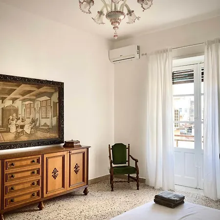 Apartment Historical Artist Flat