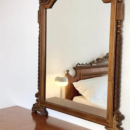 Historical Artist Flat