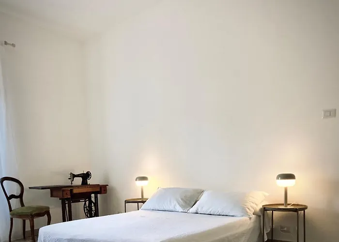 Historical Artist Flat شقة