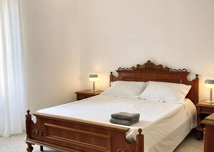 Historical Artist Flat كاتانيا